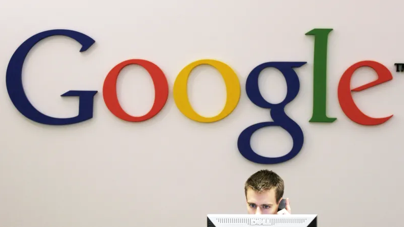 Google Again Begins Testing Dark Mode Theme For Web Search